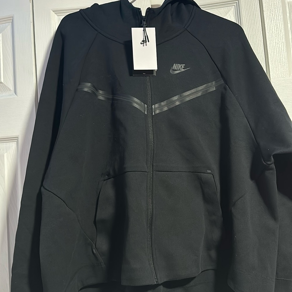 Nike Tech Plus Size Sweater! Brand new never worn.